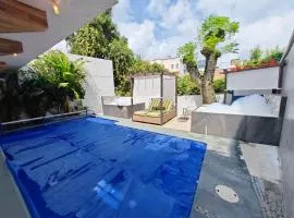 Lujoso y Amplio Loft con Alberca Climatizada, Dos Jacuzzis, Lujo y Amenidades, Terraza con Asador, Cuernavaca Somos los Únicos en Ofrecerte para tu Uso Personal y Exclusivo Dos Jacuzzis Premium con Agua Caliente y Sistema de Hidromasaje, Tipo Spa!