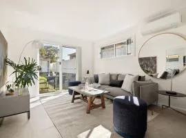 Beachside 2-Bed Flat in Brighton