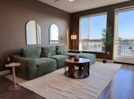 Bright Home 10 Min to Disneyland Pool & GYM, hotel em Tustin