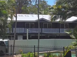 Agnes Palms Motel