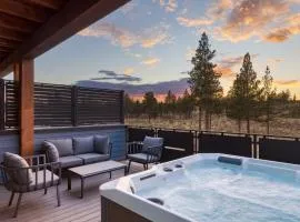 Sleeps 20 4 Units 10BDR Hot Tub Near Old Bend DT Aerie by AvantStay