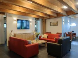 Fantastic farmhouse for 22 in Callantsoog โรงแรมในซาเกน