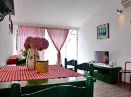 Name Bay House Rosohotnica - One Bedroom Apartment, hotel u Basini