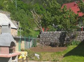 Holiday Home Vucina - Two Bedroom Holiday Home，位于Razbojište的酒店