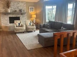 Upscale Anchorage Getaway, Cozy & Newly Remodeled