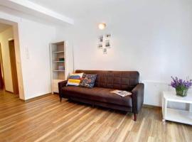 Stylish Retreat with BBQ and Modern Amenities near Terme - Three Bedroom Apartment, hotel em Dobova