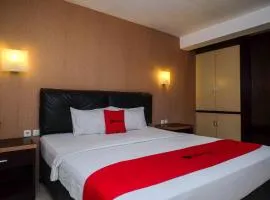RedDoorz Plus at Grand Populer Hotel Makassar