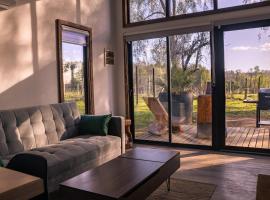 Cabaña y Jacuzzi con hidromasaje, hotel in Callumapu