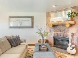 Snow King by AvantStay Close to the Slopes w Hot Tub