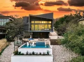 Barton by AvantStay Lake Views w Hot Tub Pool Ping Pong