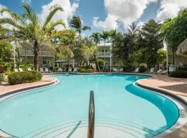 Coral Villa by AvantStay Close 2 DT Key West Shared Pool Patio