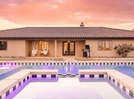 Flora by AvantStay Modern Private Desert Oasis on Large Grounds w Pool Bocce Ball