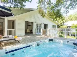 Cast Away by AvantStay Stunning Modern Home Near Beach w Two Kitchens