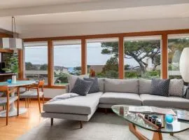 Modern Love by AvantStay Serene Home in Arch Cape w Large Yard in Great Location