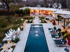 Marquee By AvantStay Modern Stylish Estate w Pool Entertainers Courtyard