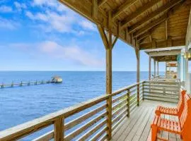 Waterfront Shared Boat Dock Pool w Views Ariel’s Grotto by AvantStay