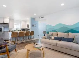 Coastal-Chic Newport Stay Steps to the Beach Dining Boardwalk Optional Add-On Unit