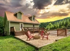 Hickory Nut Hideaway by AvantStay Mountain Views