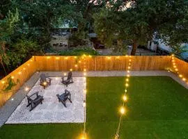 Beach House Fun! Sleeps the Whole Crew