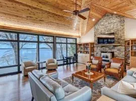 Landover Lodge by AvantStay Waterfront Dock
