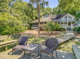 19 Oyster Row by AvantStay Lakefront Home w Golf Course Views, дом у озера в аренду в городе Айл-оф-Палмс