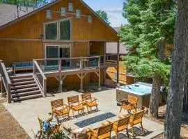 Teddy by AvantStay Majestic Cabin in Big Bear w Balcony
