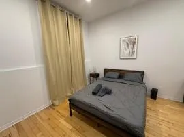 1 bedroom apartment near Montreal downtown with parking