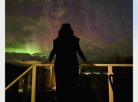 H&aring;k&oslash;yveien 151, Troms&oslash;, hotel s v&iacute;rivkou v destin&aacute;cii Troms&oslash;