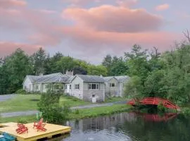 Game Farm Villa by AvantStay 10BDR Private Pond Spa Pool Family-Friendly