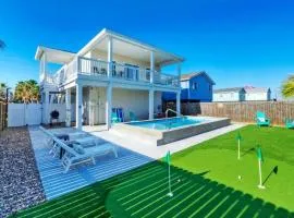 Priv Pool Yard w Putting Green Newly Remodeled Always Sunny by AvantStay
