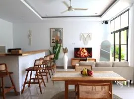 Bohemian Luxury 3 BR - In the Center of Canggu with a Pool