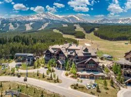 Twin Chutes by AvantStay Beautiful Ski in Ski out Condo w access to Hot Tub Gym
