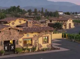 2 Homes in Bella Vista Rd by AvantStay Sleeps 8 Vineyard Views Patios Fireplace in Temecula Wine Trail
