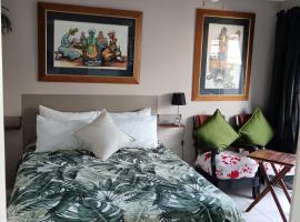 Studio On Fairway, pet-friendly hotel in Langebaan