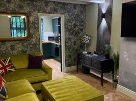 NEW Refurbished Cottage near Alton Towers Sleeps 6 Ashbourne Peak District Derbyshire