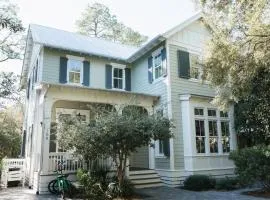 Walk to Beach 2 Shared Pools Enclosed Porch Bikes 30A Hideaway by AvantStay