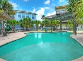 Pool Walkable to Old Town Eateries Nightlife Shops Palm Palace by AvantStay