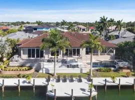 Marco Polo by AvantStay Waterfront 5BDR Pool Spa Fire Pit Walk to Beach