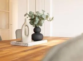 Spacious City View Apartment - Prime Location Biel