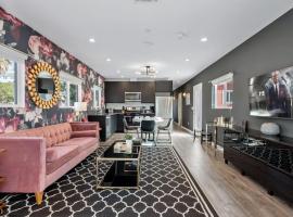 Art Deco by AvantStay 1920s Remodeled Bungalow Open Layout Courtyard, hotel i Los Angeles