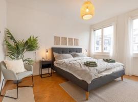 Spacious City View Apartment - Prime Location Biel、ビールのホテル