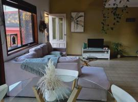 Beautiful Holiday Home, B&B in Gold Coast