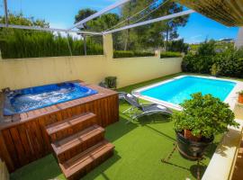 Casa PASION Only Families, hotel a Salou