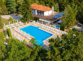 Ostrova Holiday Village, hotell i Beli Osm