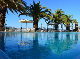 Paradise Beach Hotel, hótel í Argasio