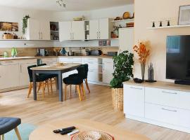 FeWoAngela, hotel u gradu Maxhütte-Haidhof