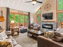 The Great Escape by AvantStay Game Room Hot Tub