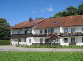 Haus am Waldrand, guest house in Bad Füssing