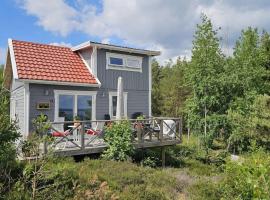 Cottage with sea view at Tjorn Island, acomoda&ccedil;&atilde;o em Stora Dyr&ouml;n