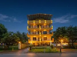 FabHotel Crestwood Inn